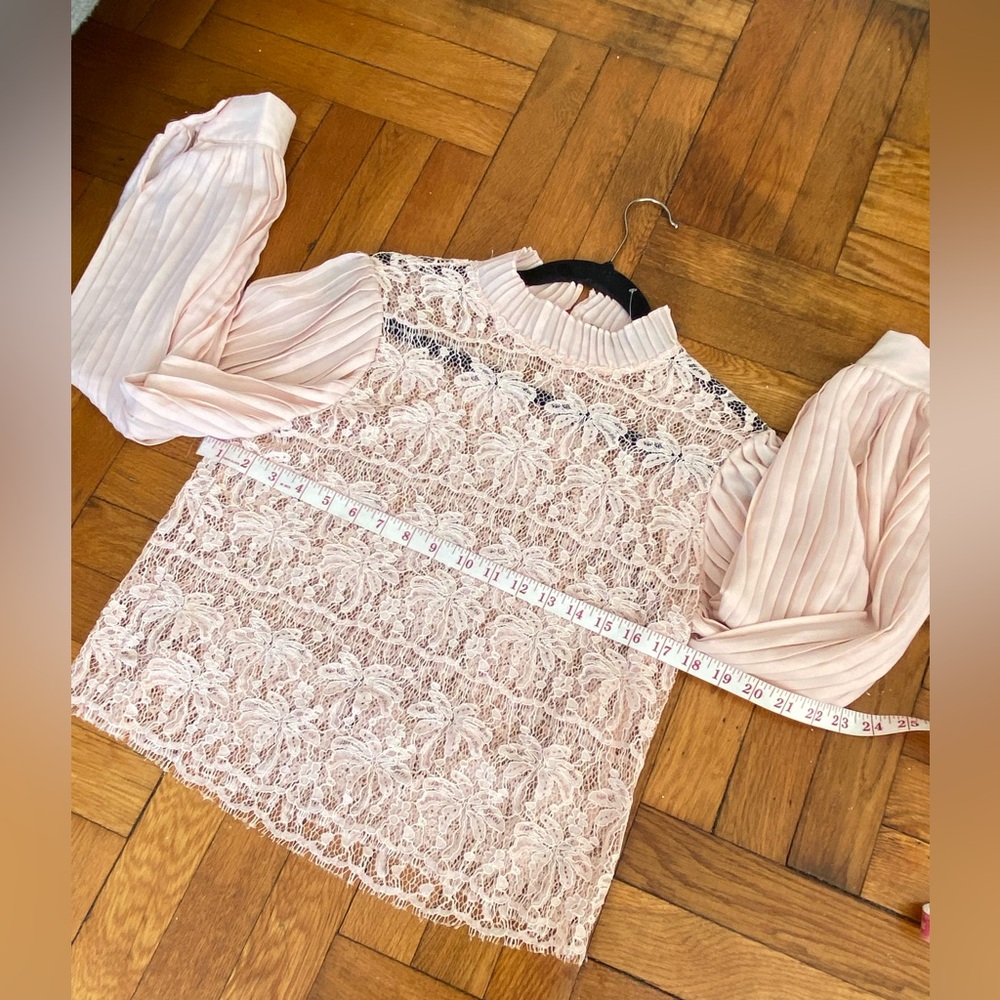 Ontwelfth Womens Pink Lace Blouse Top Pleated Long Sleeves Size M - Picture 6 of 7